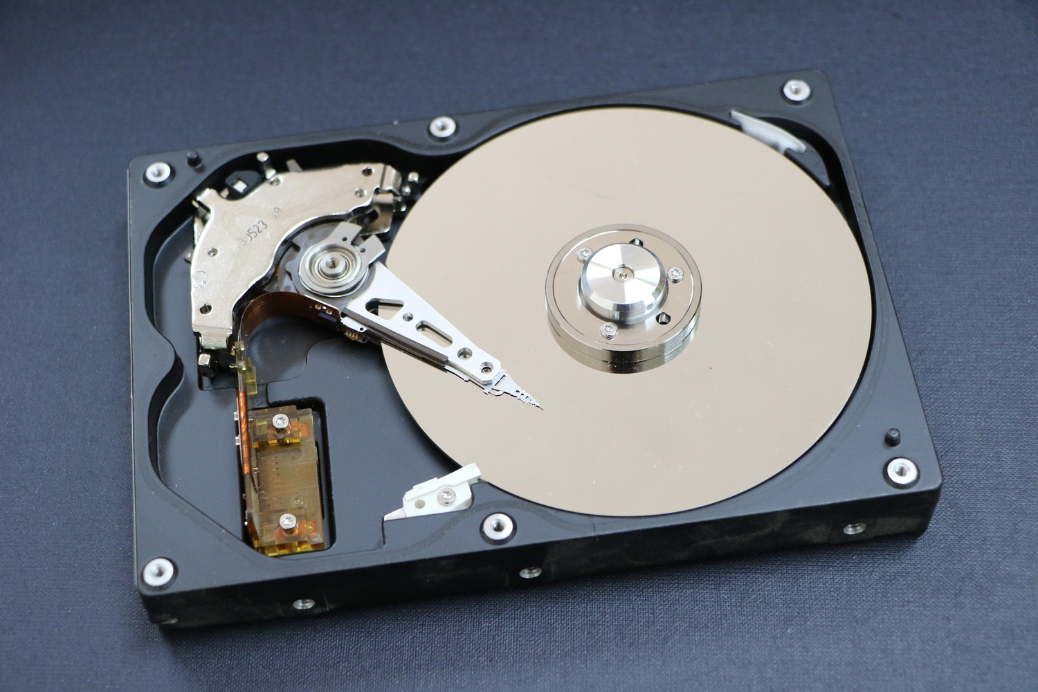 <span style="font-weight: bold;">HARD DRIVE REPLACEMENT</span>&nbsp;